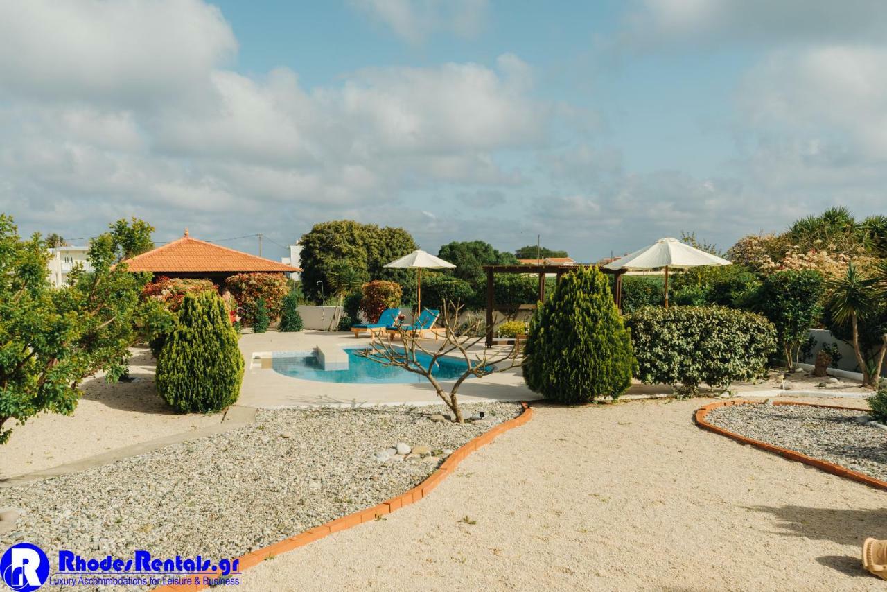 Dreams Villa *